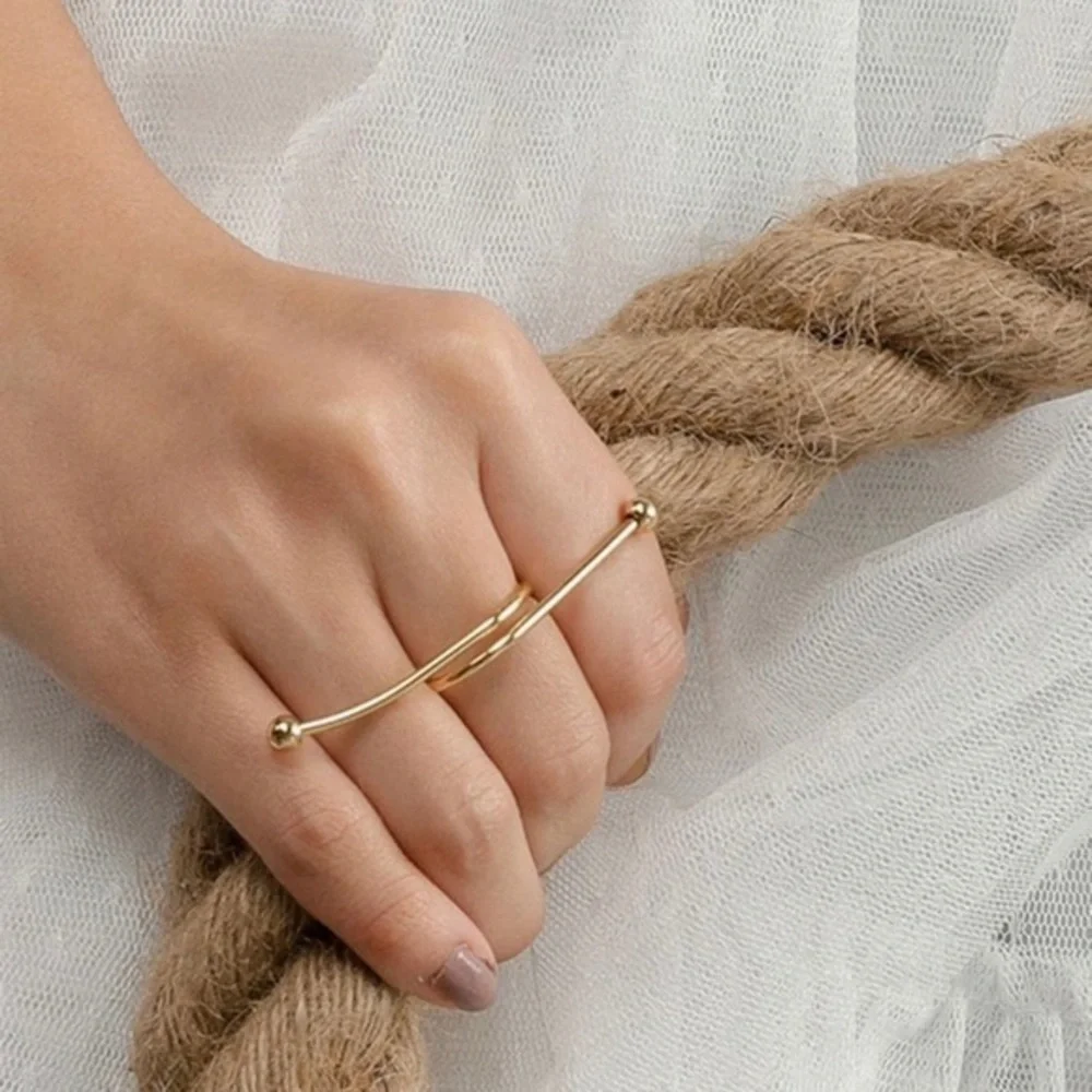 3/$30 💛 Knot Metal Bar Ring